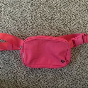 Lululemon Lip Gloss Belt Bag / Crossbody | Adjustable Strap